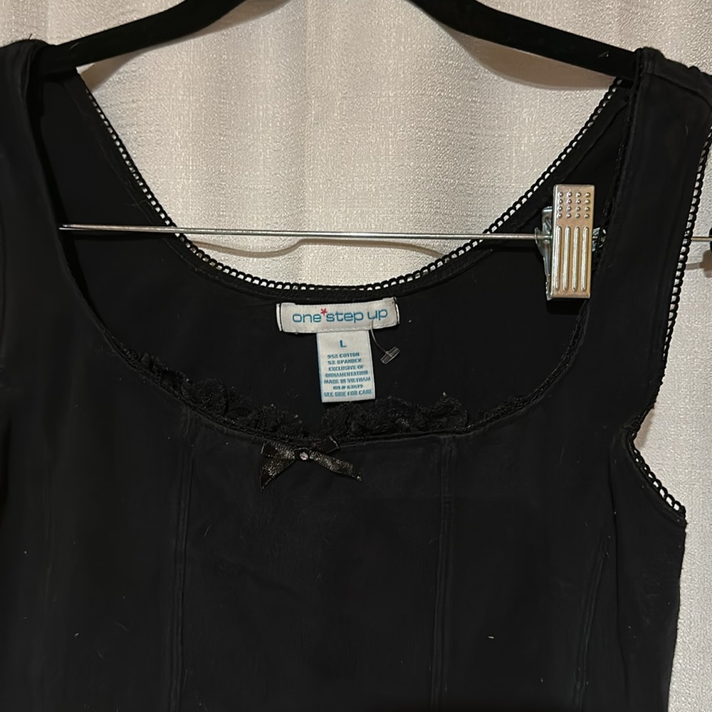 Vintage One step up top with ribbon in bow